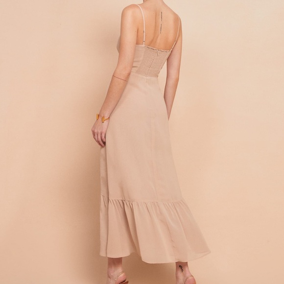 Reformation Emersyn Dress in Champagne - Picture 4 of 9
